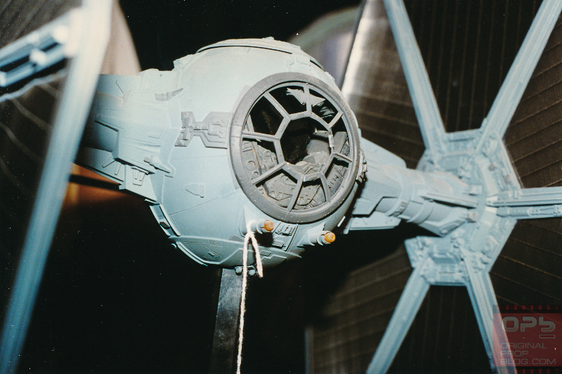 Illustration for article titled I can't believe these crappy Star Wars props looked so great in movies